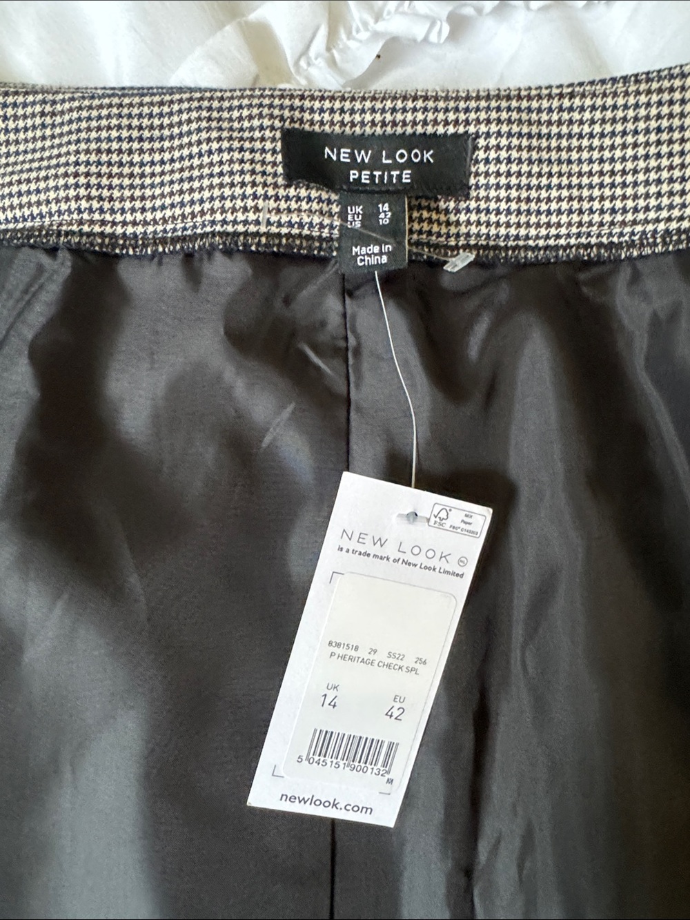 New Look Mini Skirt with Micro-Check pattern - Picture 3 of 12